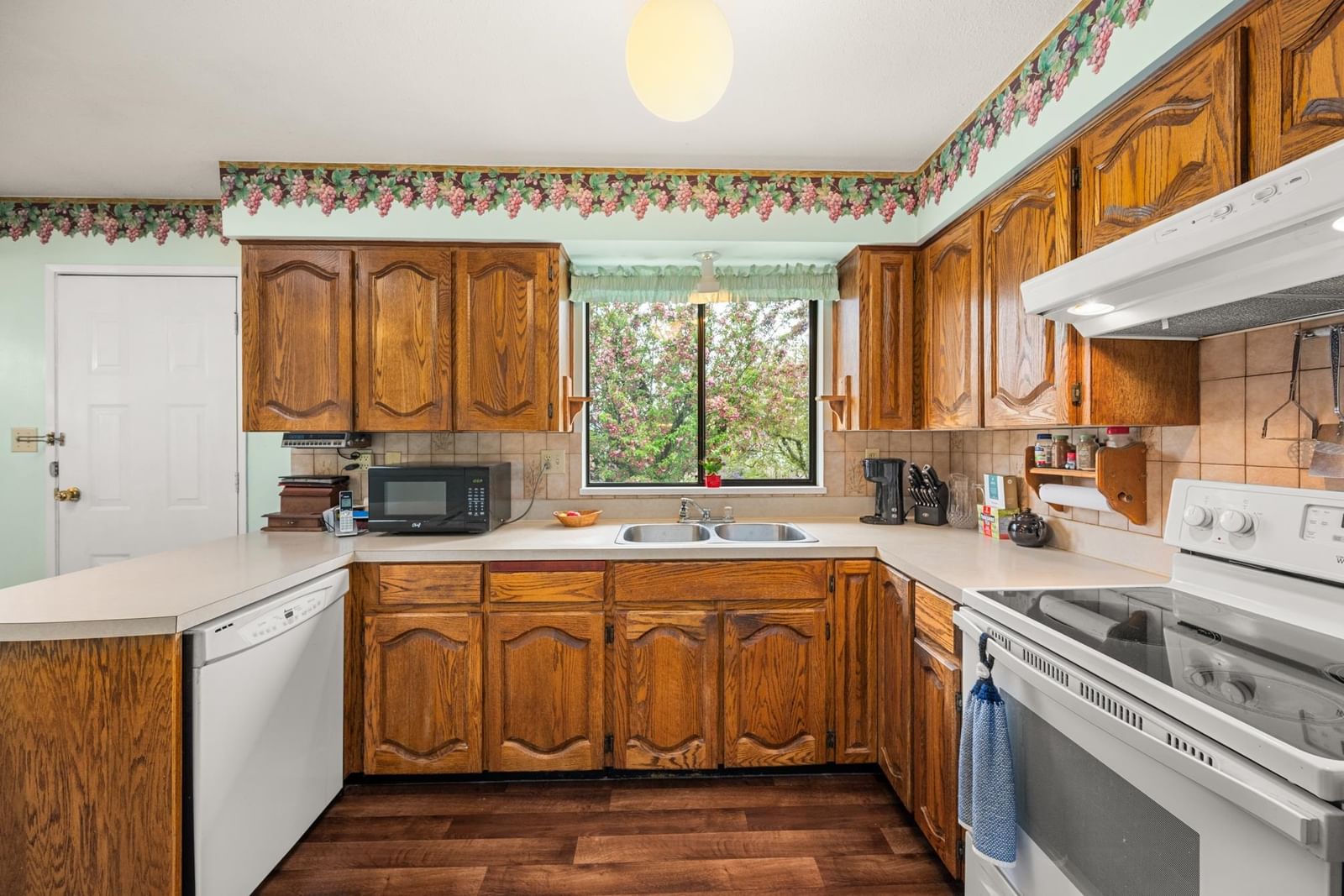 Listing Image 13