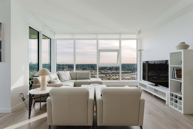 4605 - 680 Quayside Drive