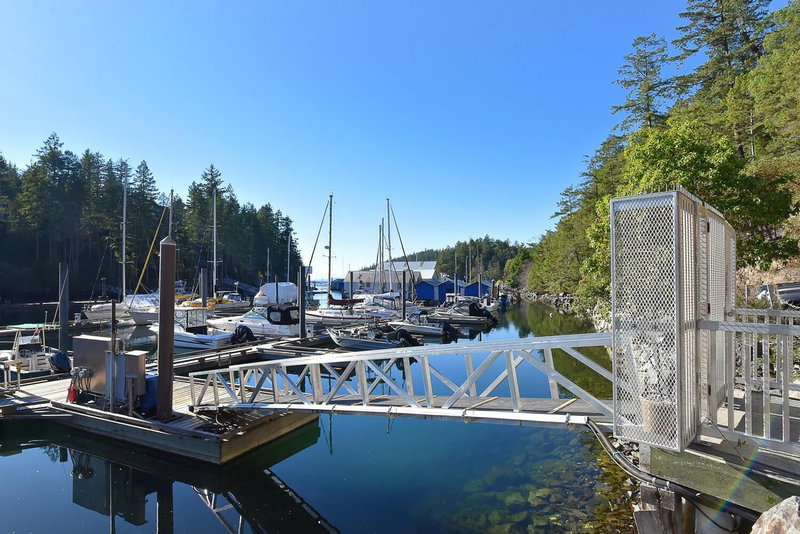 10131 Mercer Road #10113, Halfmoon Bay, British Columbia