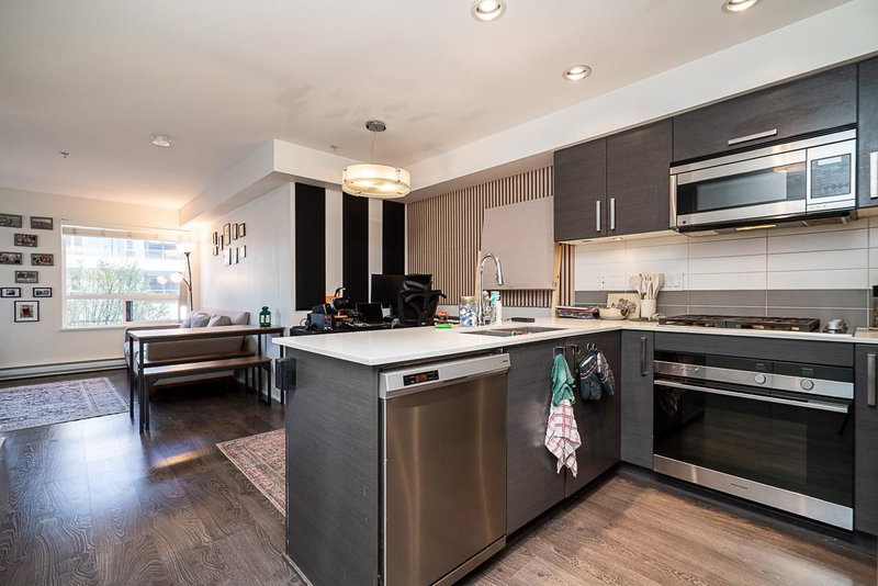 212 - 2858 4th Avenue W
