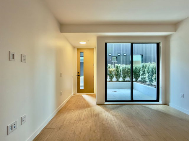 101 2810 Nanaimo Street