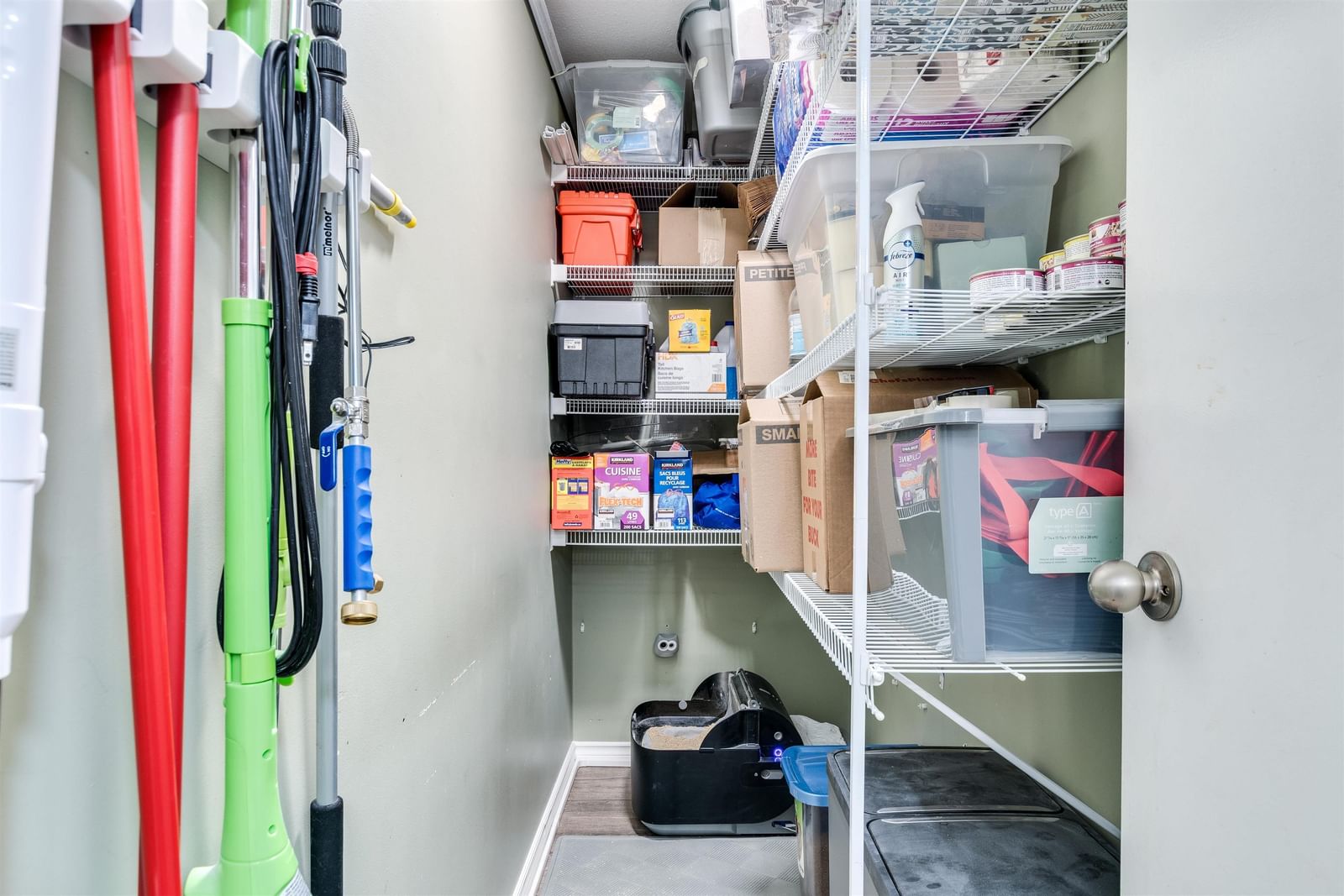 Listing Image 11