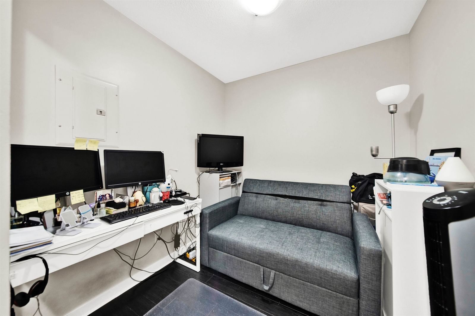 Listing Image 19
