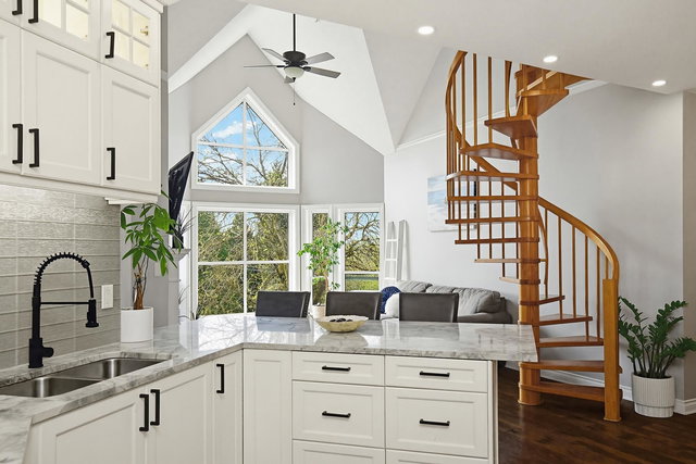 502 - 34101 Old Yale Road