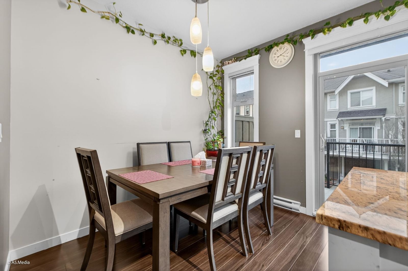 Listing Image 18
