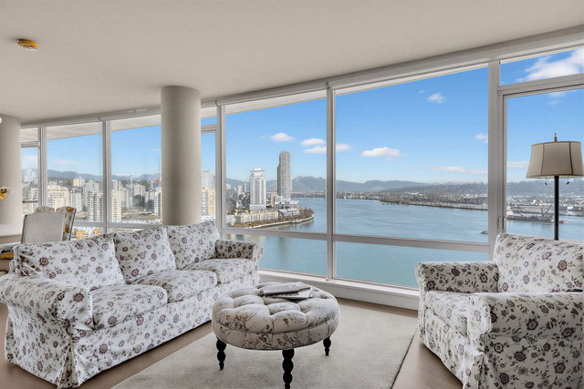 1705 - 210 Salter Street