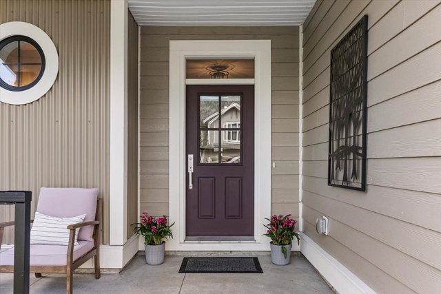 31 - 1885 Columbia Valley Road