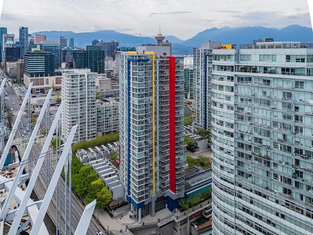 2609 - 111 Georgia Street W