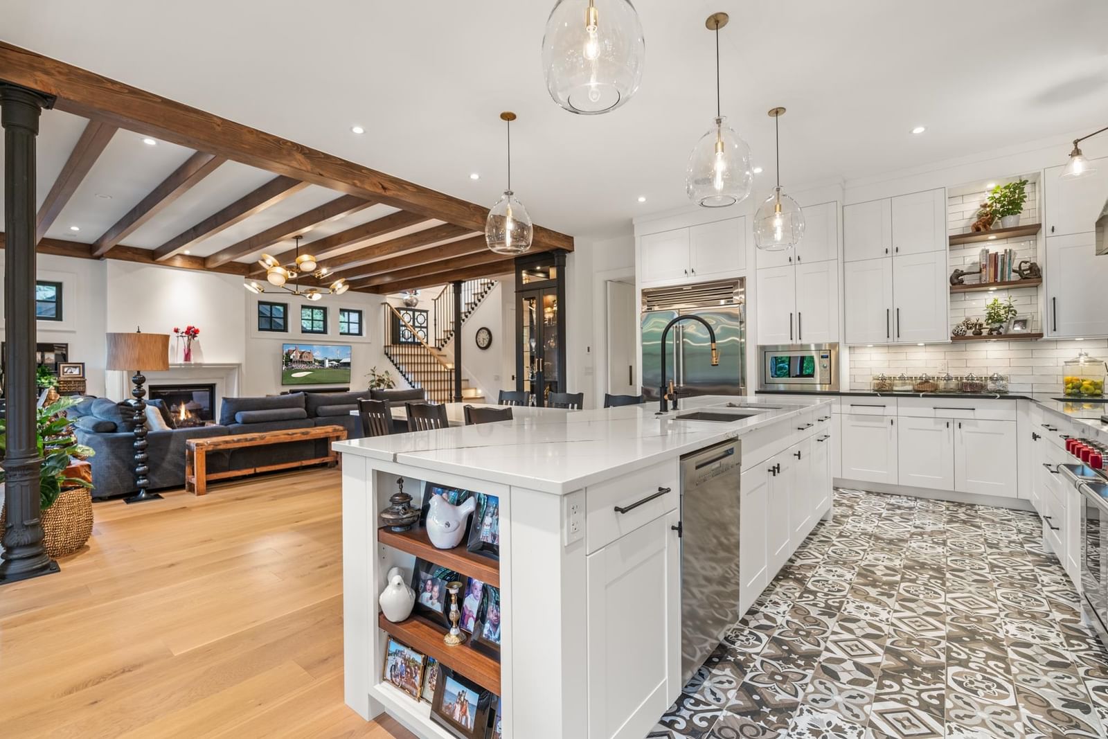 Listing Image 15