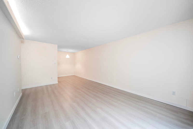 326 - 8500 Lansdowne Road, Richmond, V6X 3G4 | Image 3