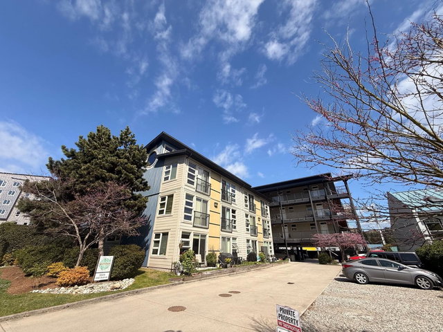 206 - 5604 Inlet Avenue