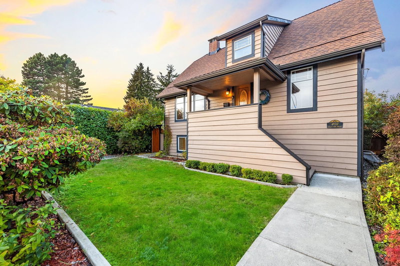 402 13th Street, North Vancouver, V7L 2M1 | Image 3