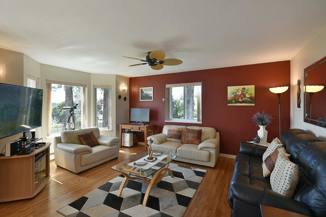 6502 Sunshine Coast Highway