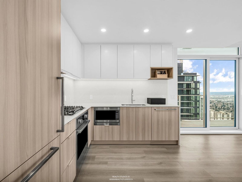 3501 - 6087 Wilson Avenue, Burnaby, V5H 2R5 | Image 2