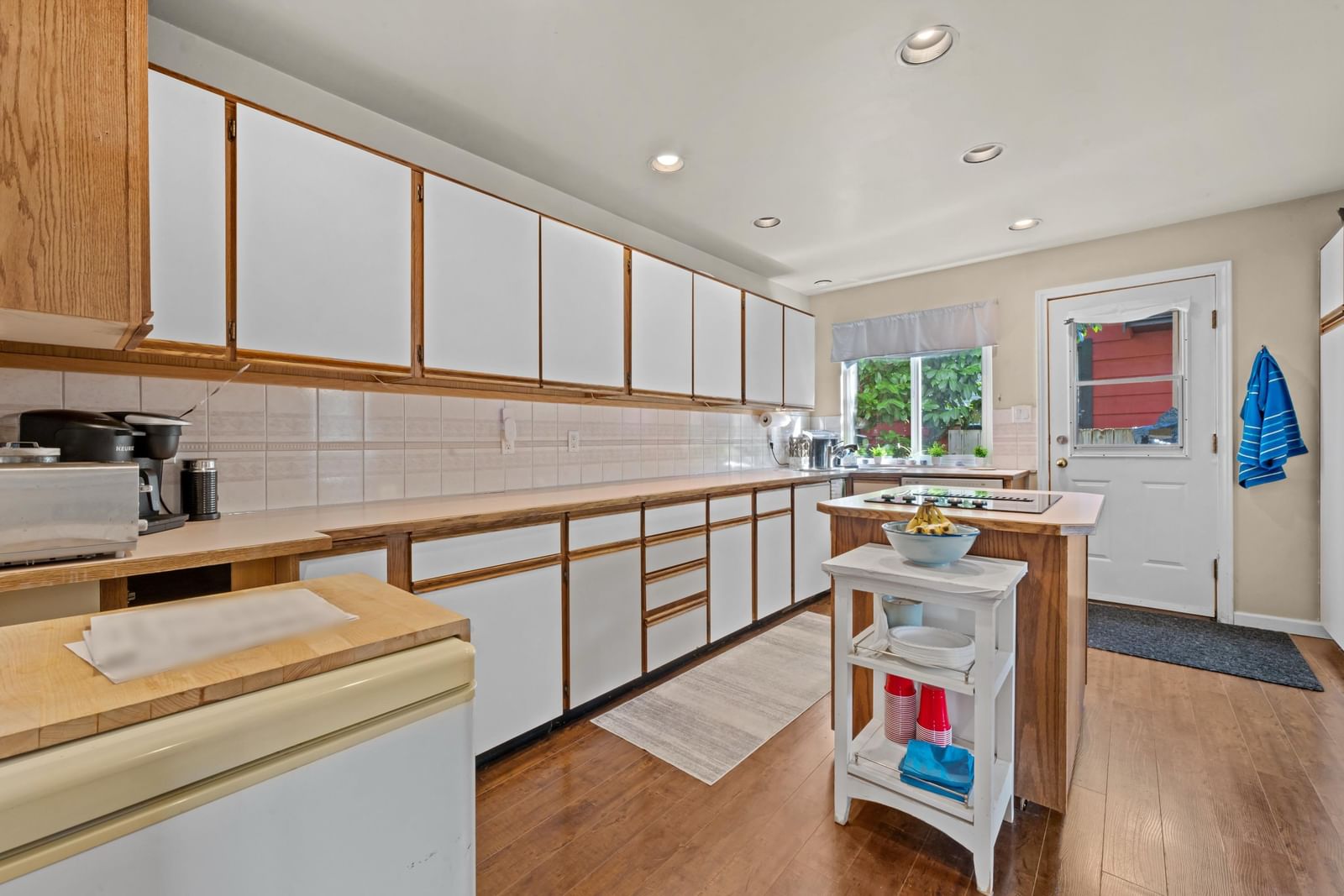 Listing Image 11
