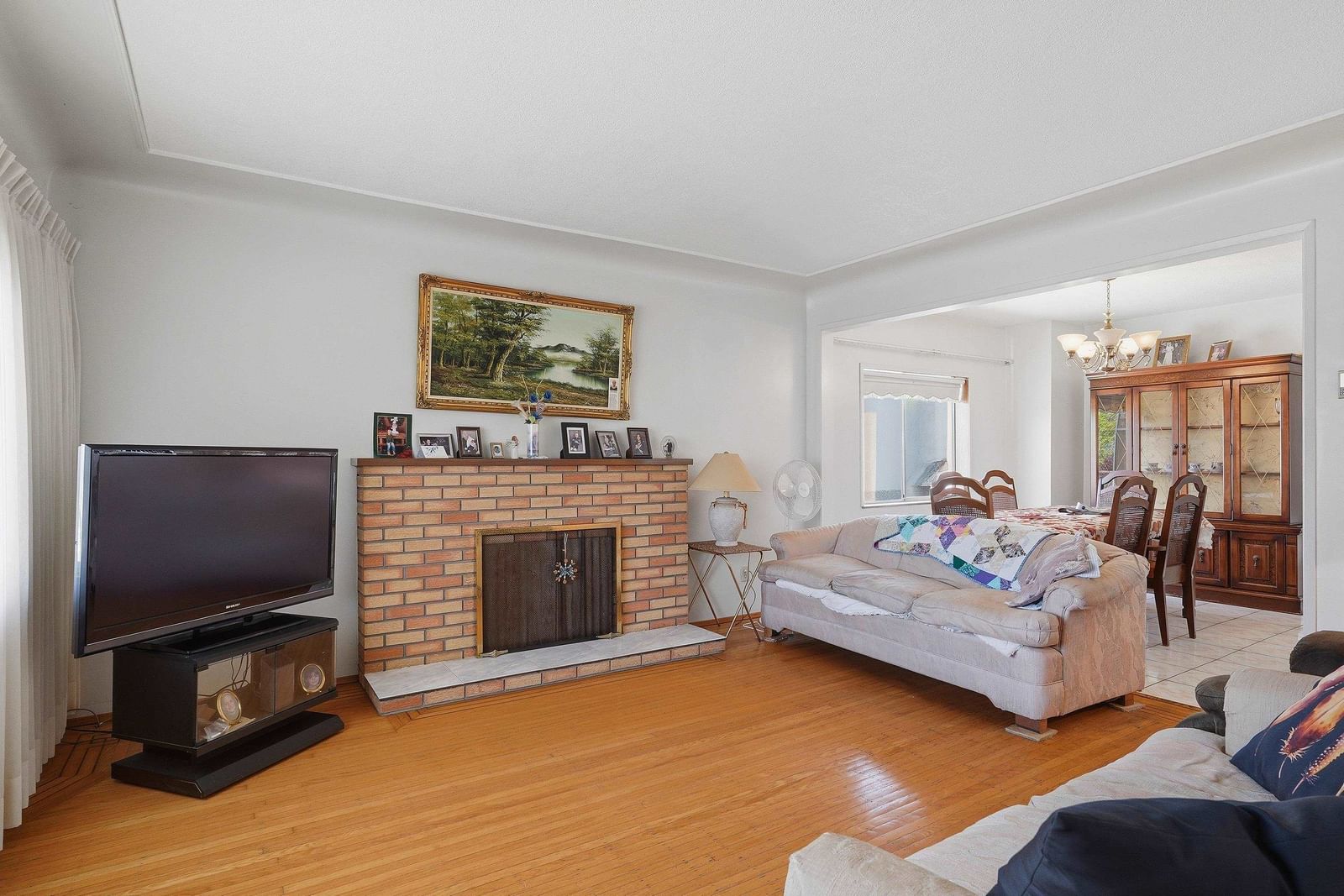 Listing Image 10