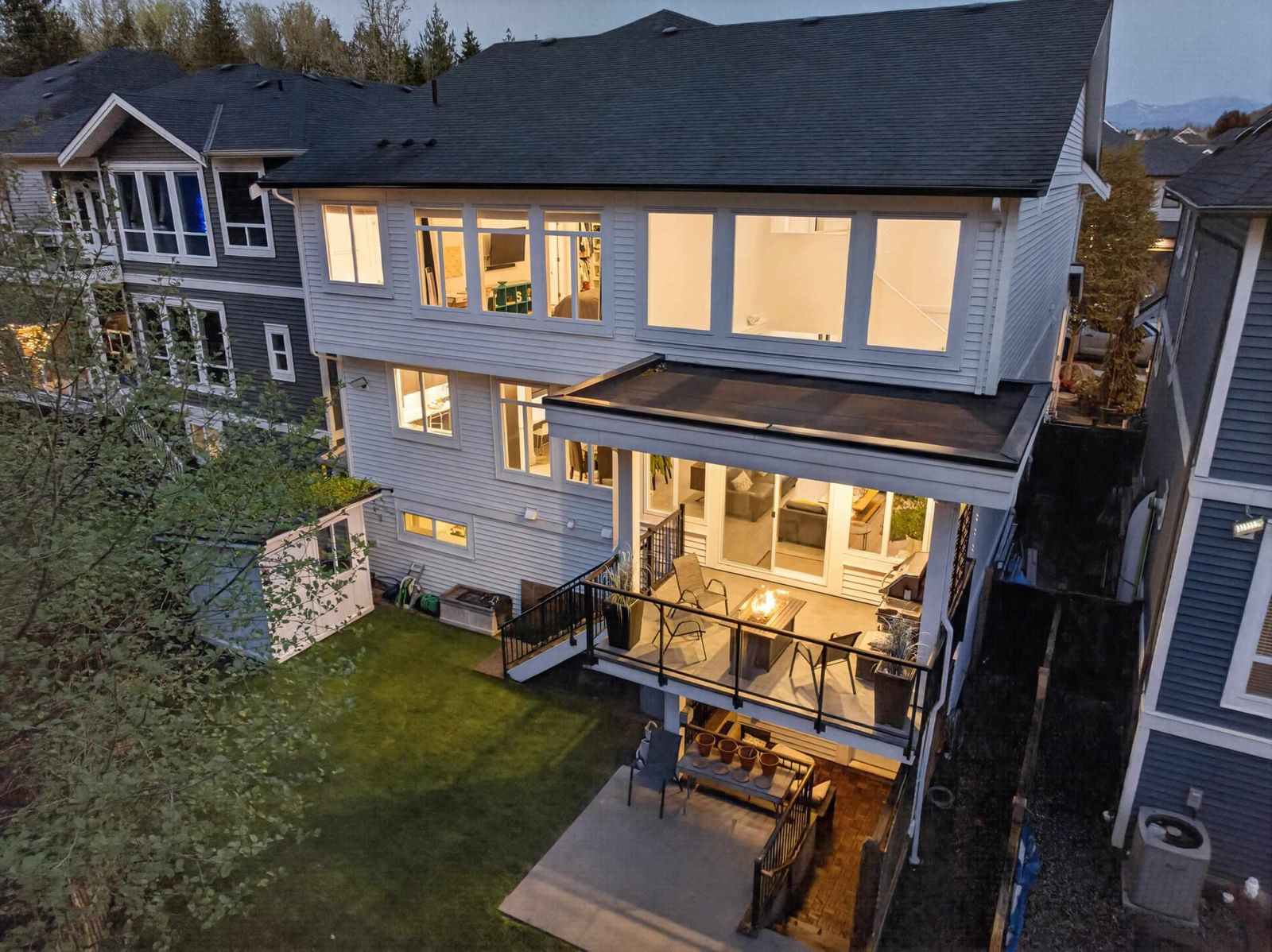 Listing Image 4