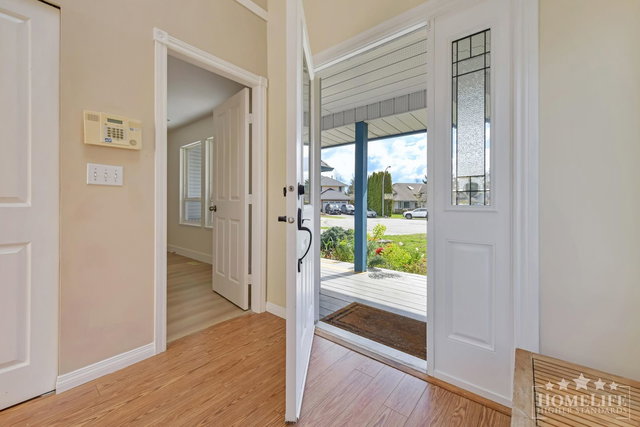 Upper House - 6375 187a Street