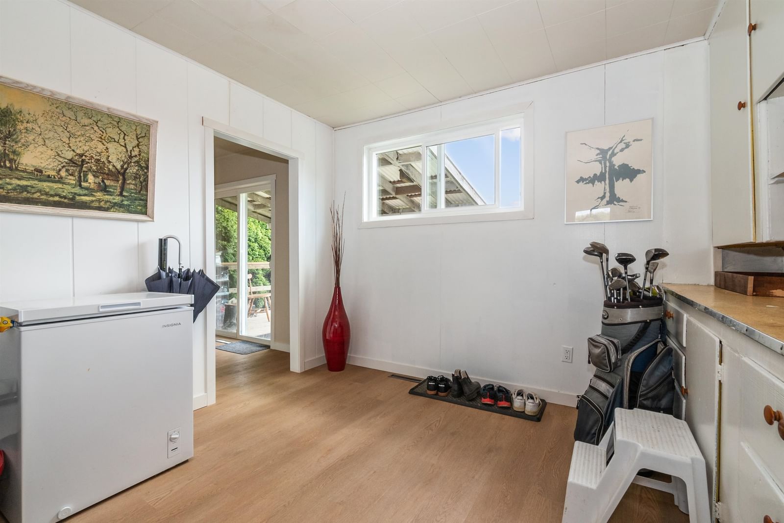 Listing Image 5