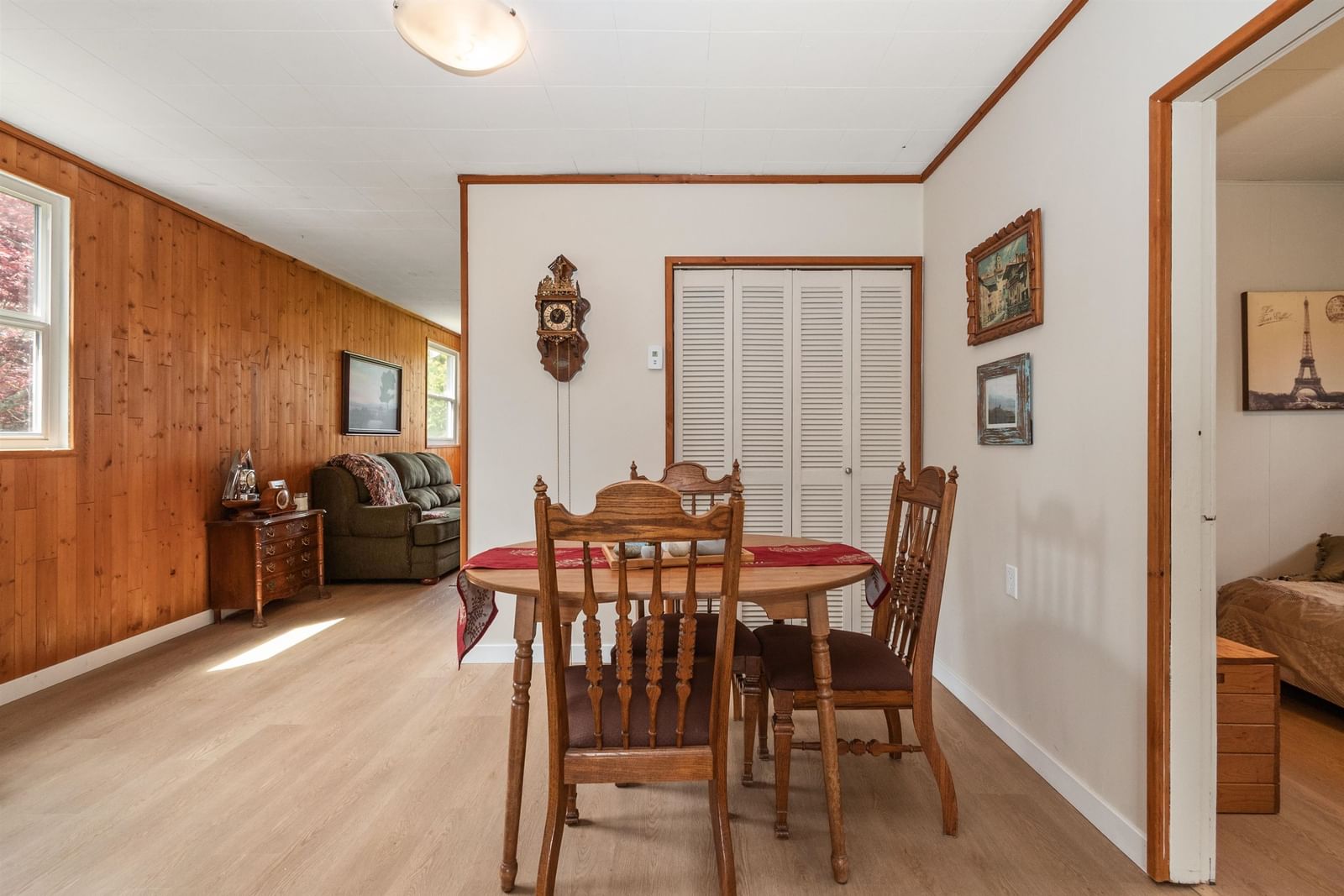 Listing Image 9