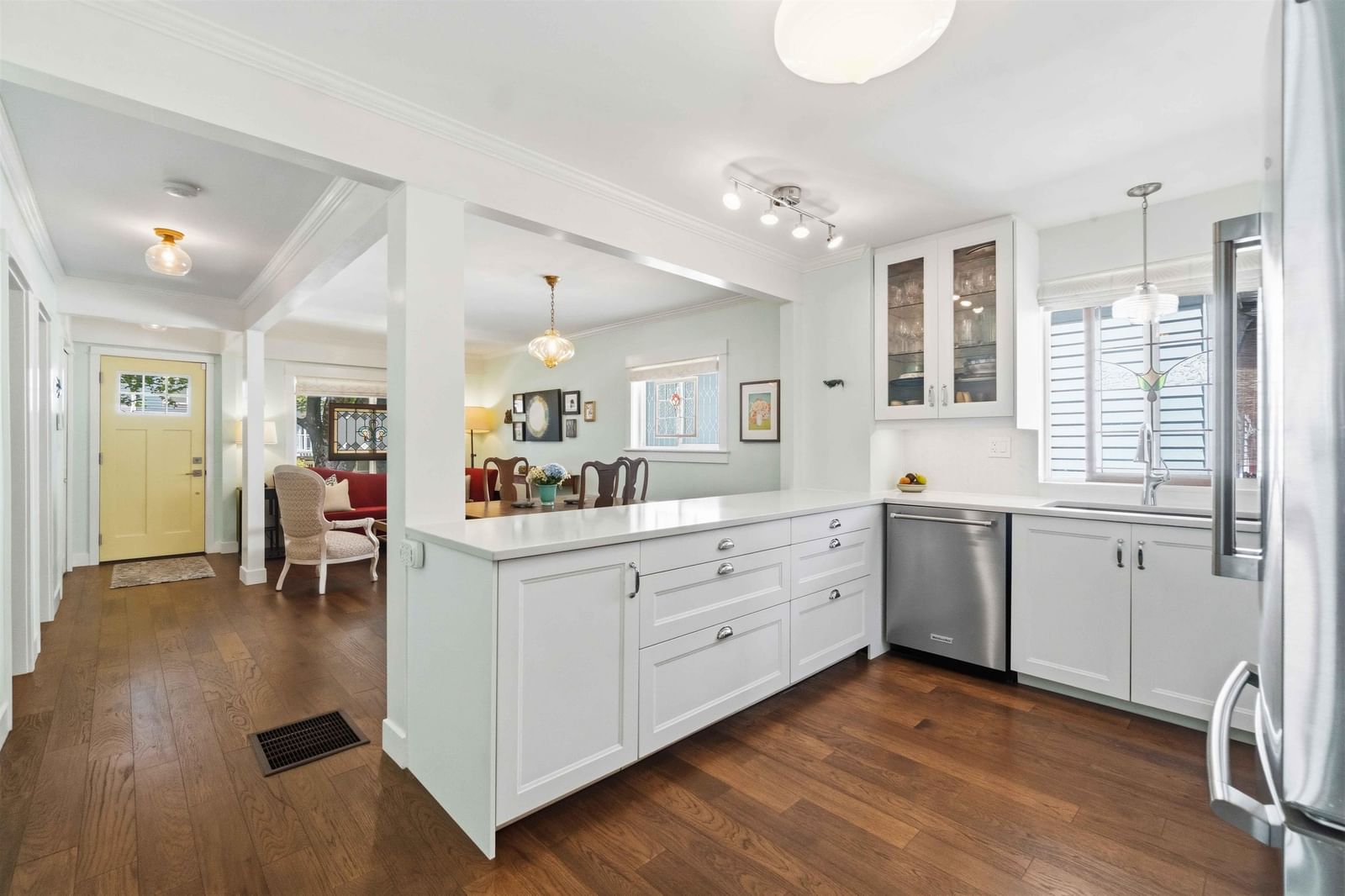 Listing Image 10