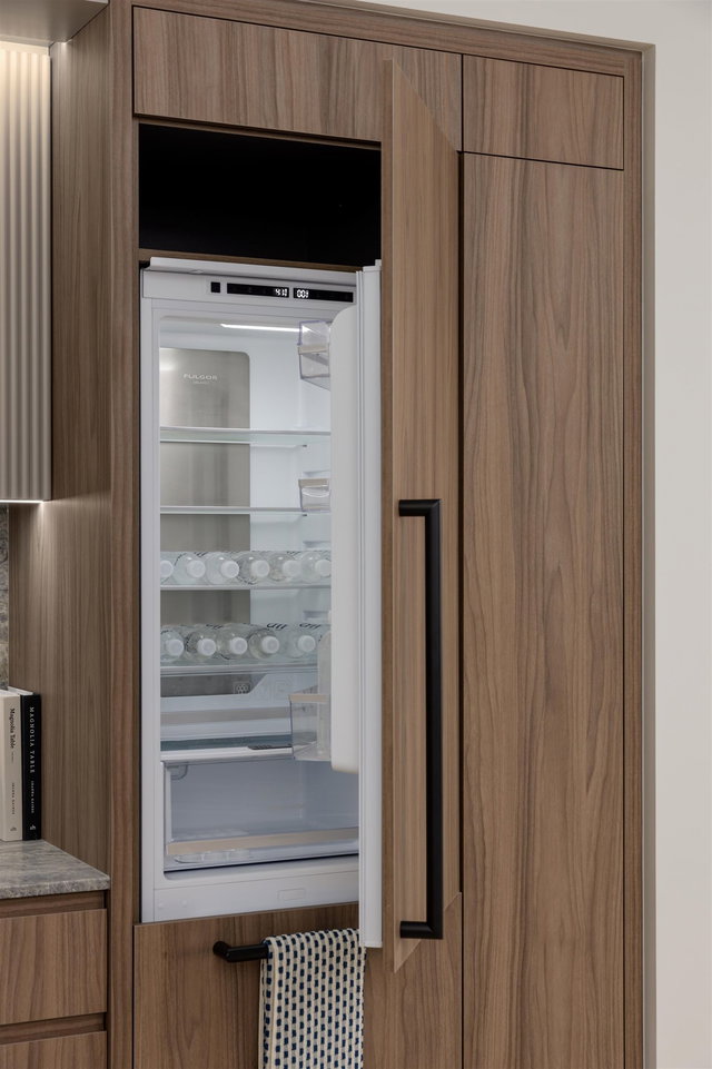 606 - 688 57th Avenue W