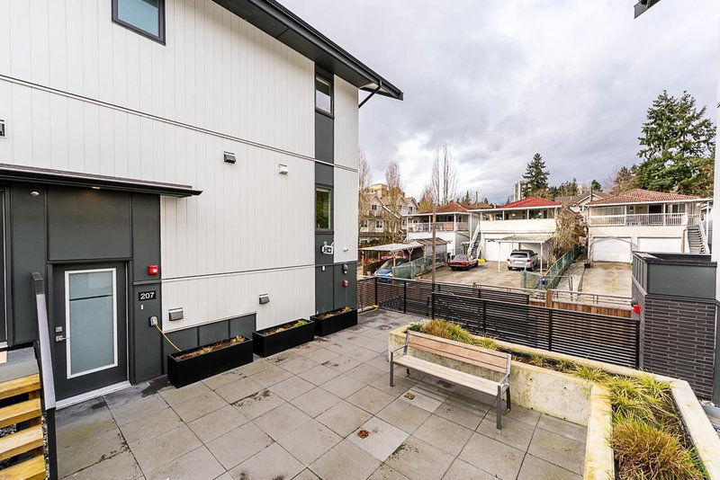 210 - 7161 17th Avenue, Burnaby, V3N 0K1 | Image 2