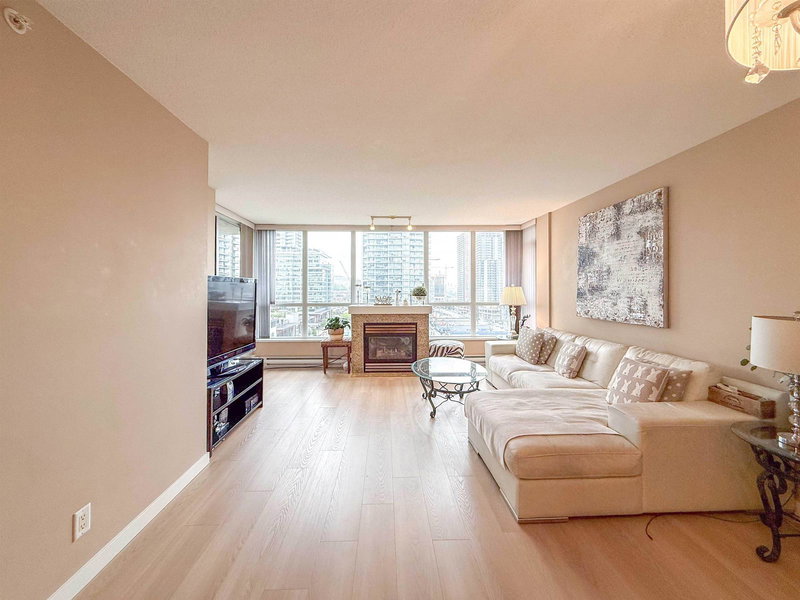 1507 - 2138 Madison Avenue, Burnaby, V5C 6T6 | Image 3