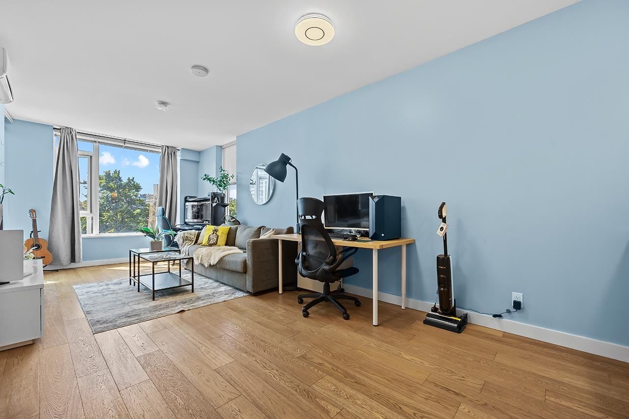 Listing Image 11