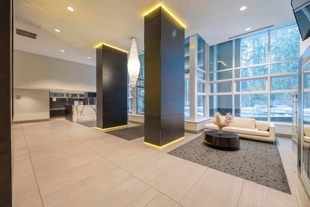 2703 - 3080 Lincoln Avenue