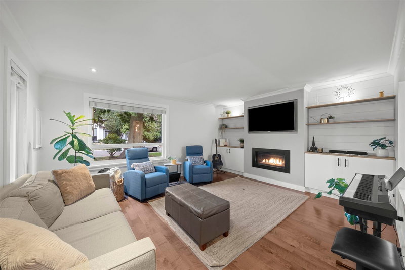 13507 15 Avenue, Surrey, V4A 5H4 | Image 2