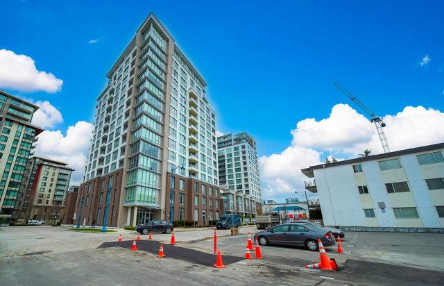 1306 - 7333 Murdoch Avenue