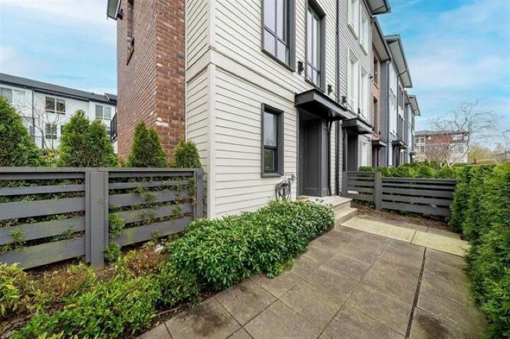 15828 27 Avenue #8, White Rock, British Columbia