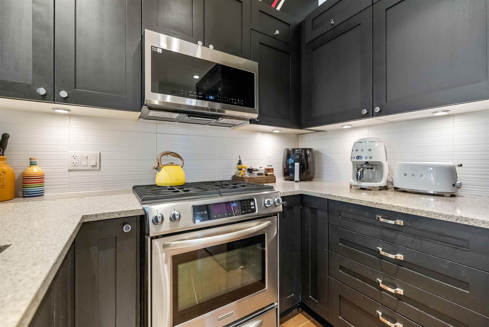 Listing Image 10
