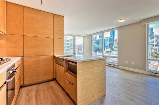 100X - 565 Smithe Street