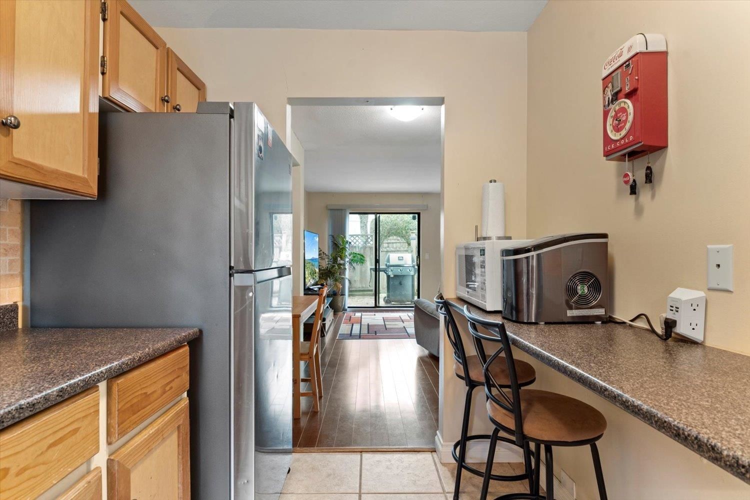 Listing Image 9