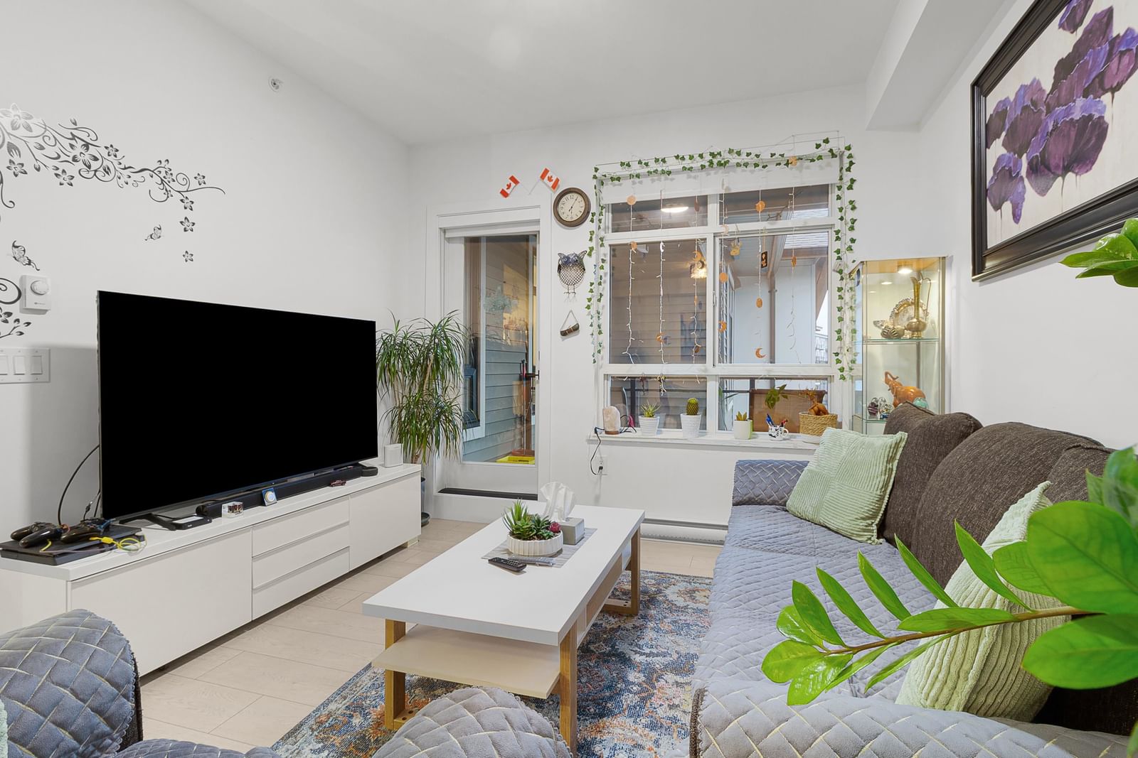 Listing Image 5