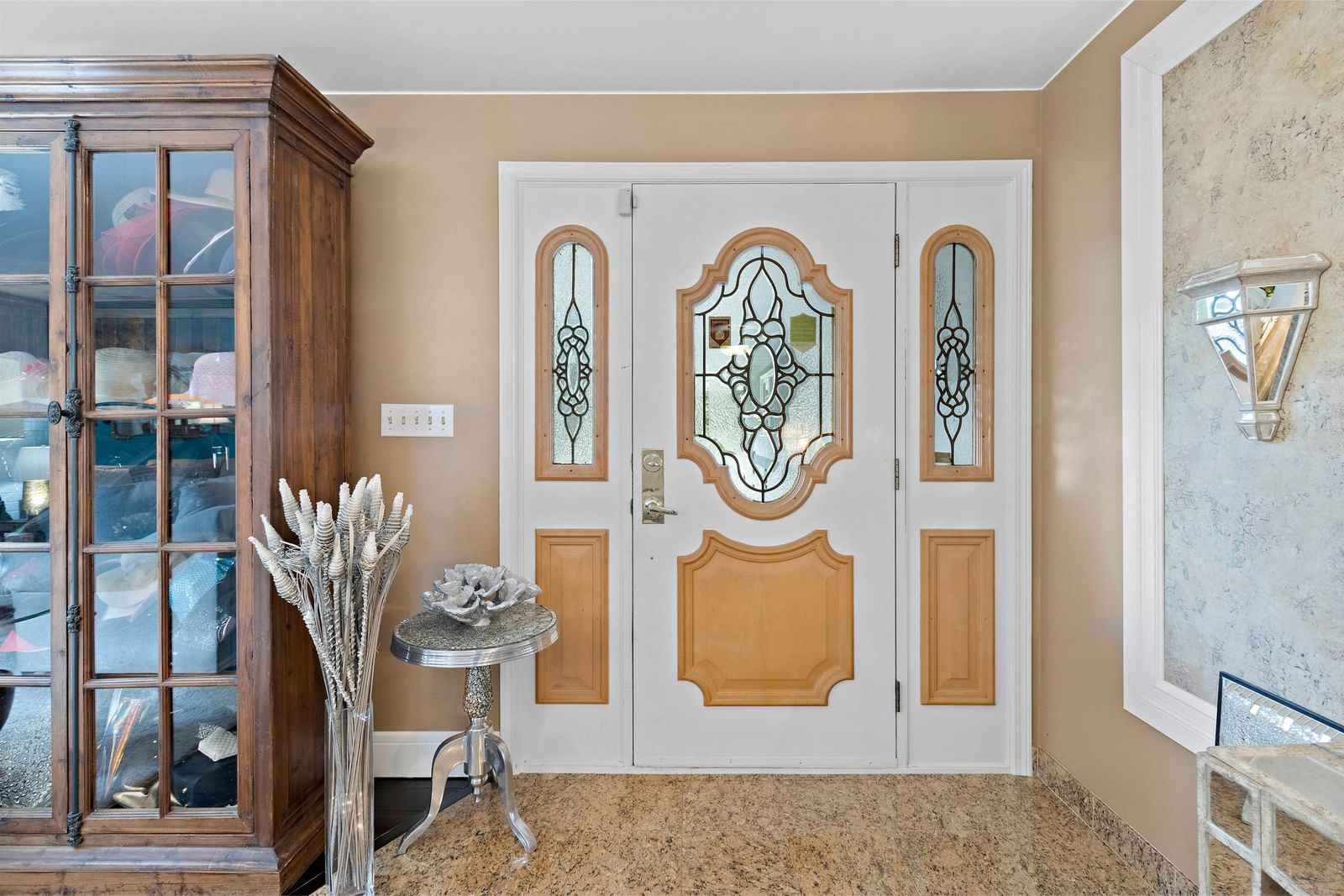 Listing Image 4