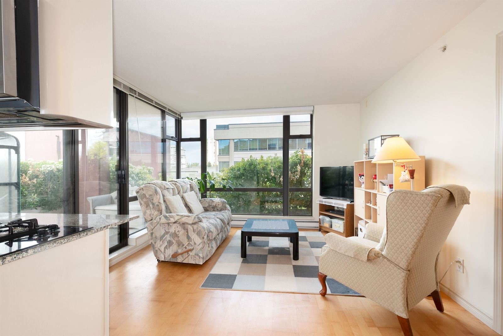 Listing Image 5