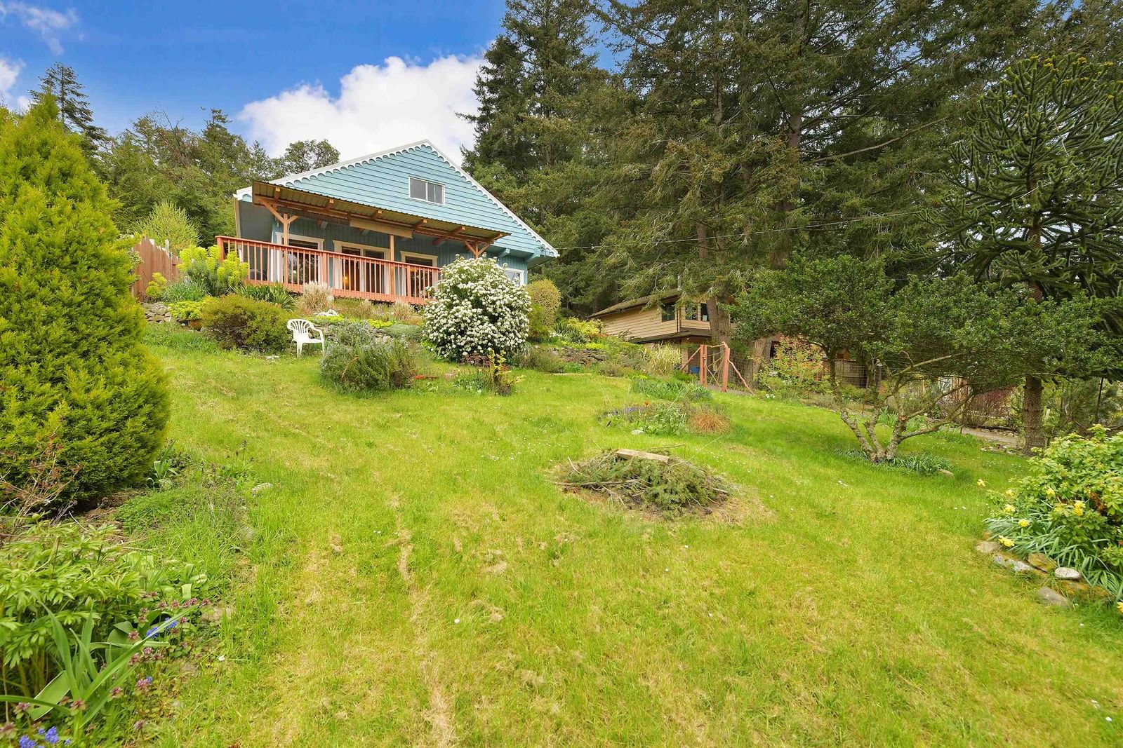 Listing Image 4