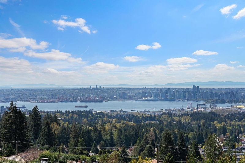 353 Newdale Court, North Vancouver, British Columbia