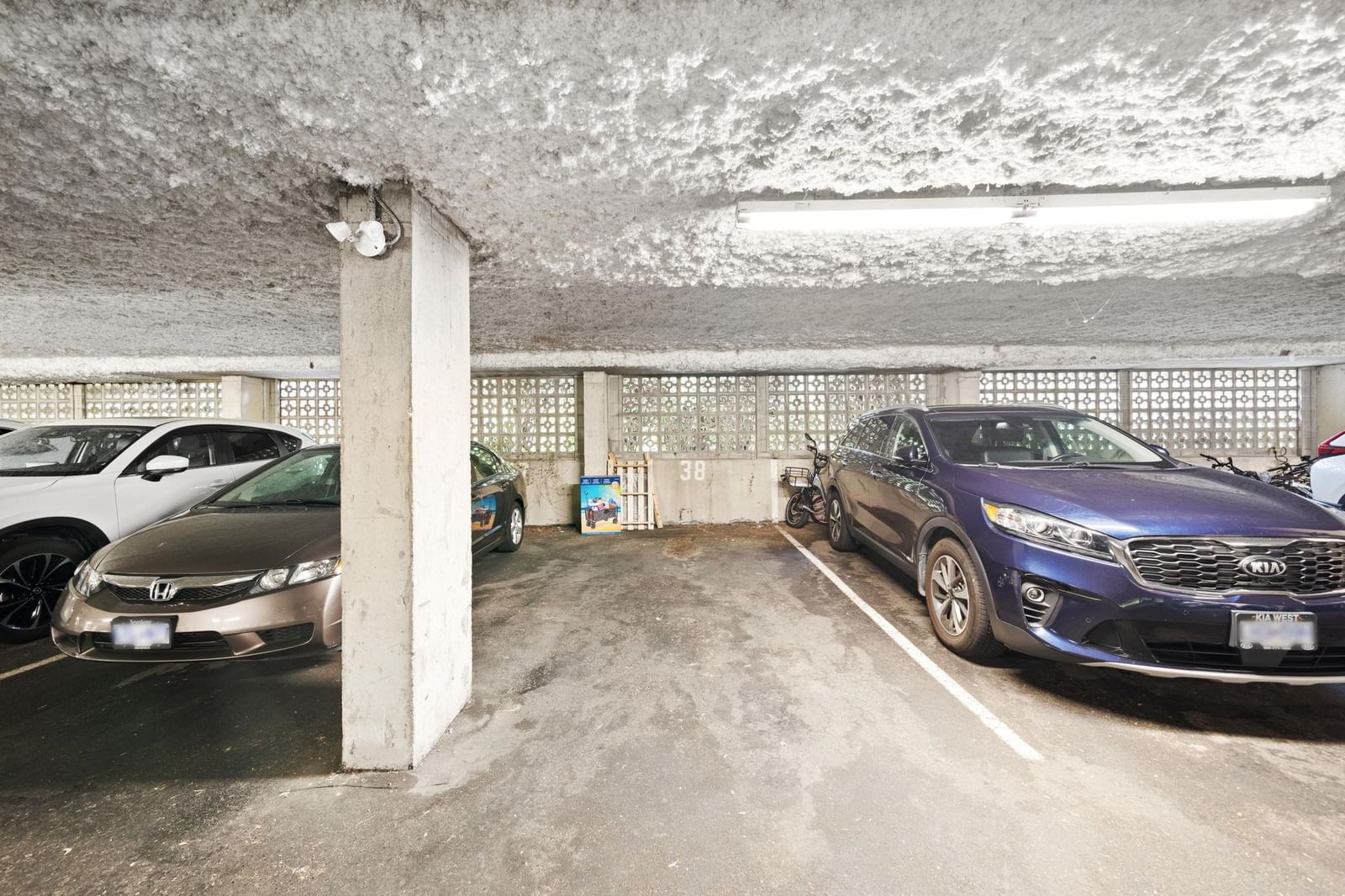 Listing Image 23