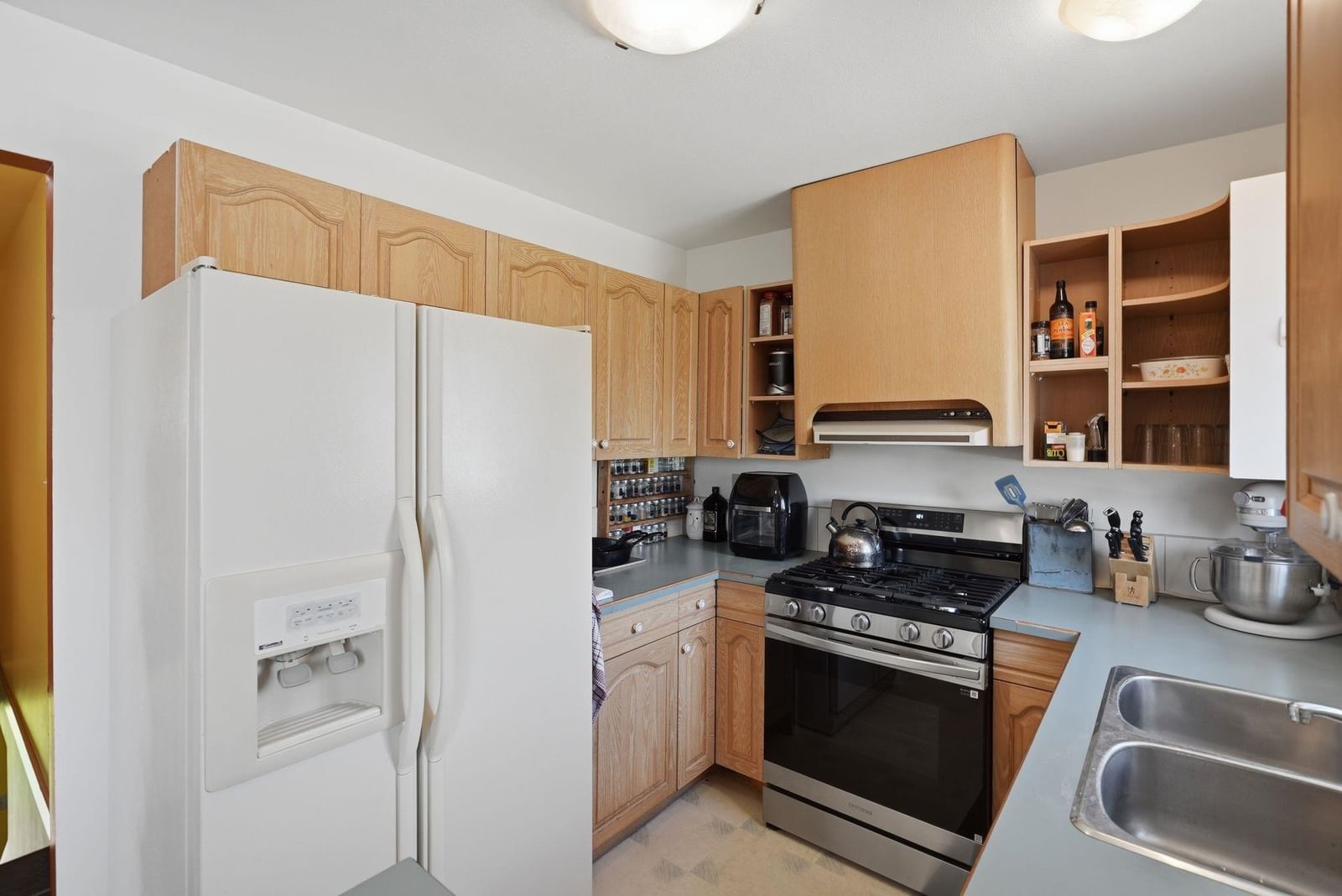 Listing Image 12