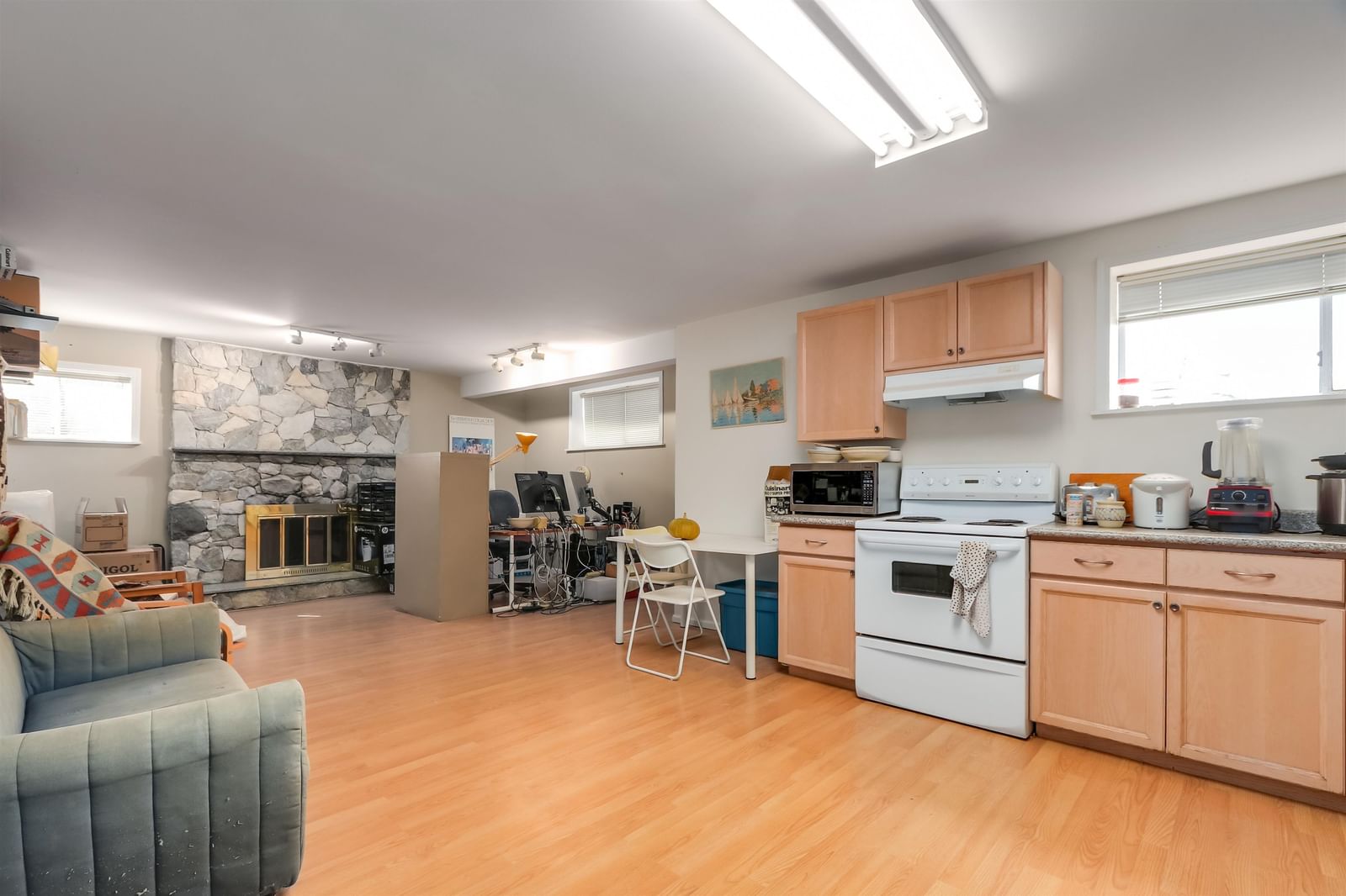 Listing Image 19