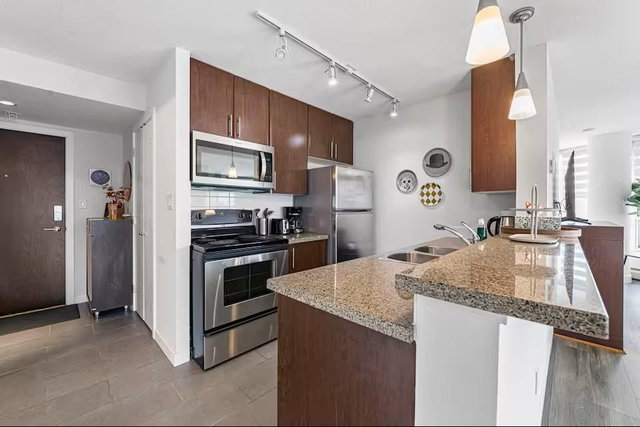 1102 - 58 Keefer Place