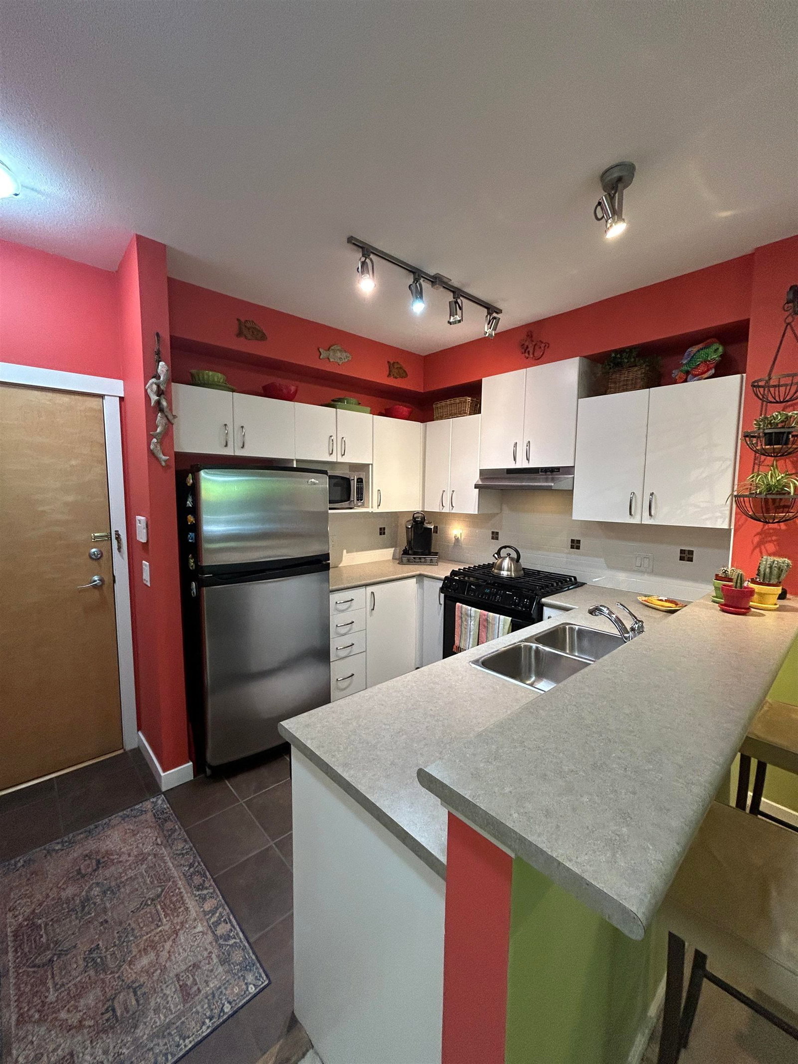 Listing Image 5