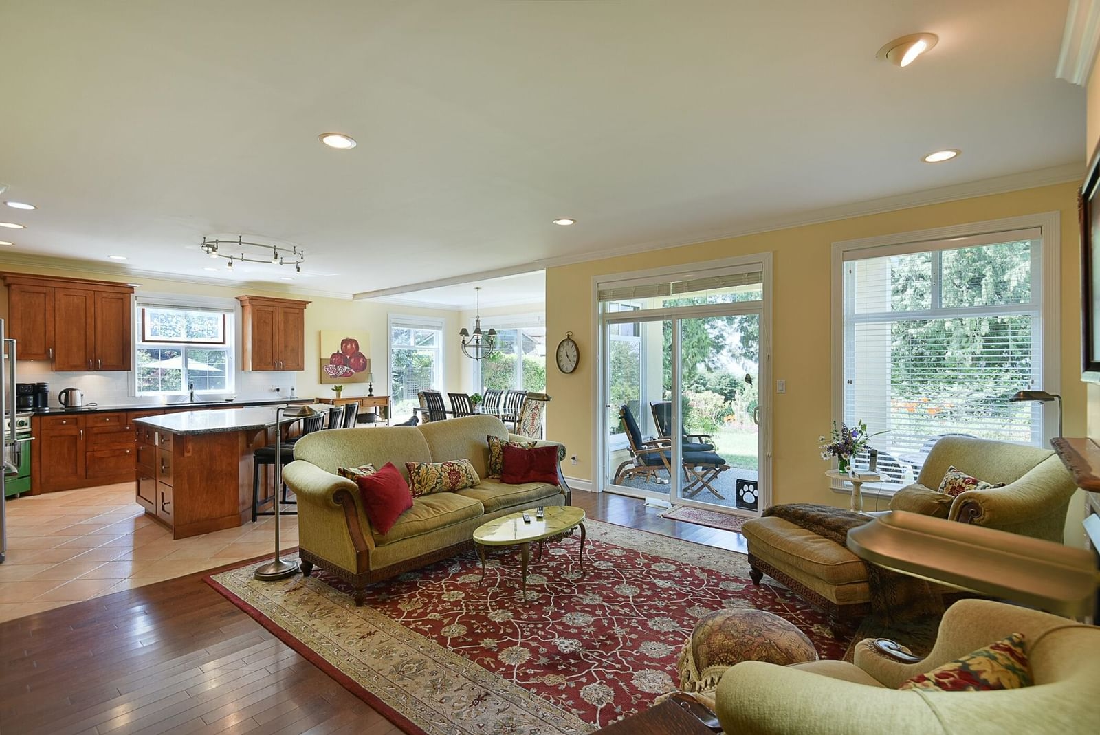 Listing Image 8
