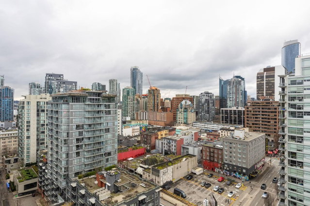 2002 - 989 Richards Street