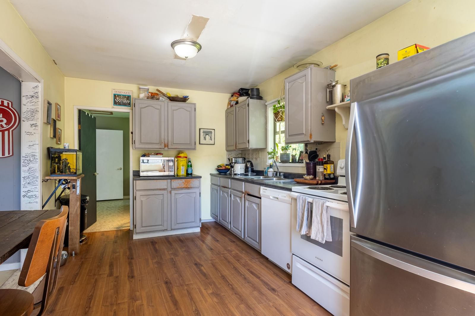 Listing Image 11