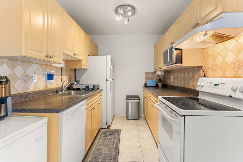306 - 7240 Lindsay Road